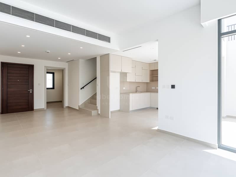 Corner Unit | Single Row | On The Pool And Park