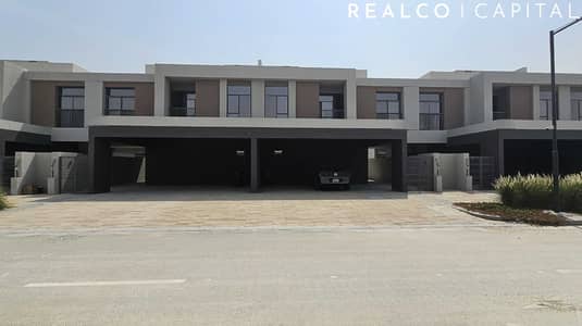 4 Bedroom Villa for Rent in Dubai South, Dubai - 4 Bed | Beachfront Living | Brand New