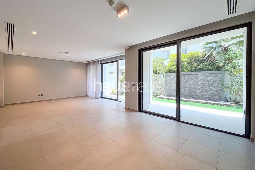 Таунхаус в Мохаммед Бин Рашид Сити,Район 7,МАГ Ай, 4 cпальни, 350000 AED - 12339700 Таунхаус в Мохаммед Бин Рашид Сити,Район 7,МАГ Ай, 4 cпальни, 350000 AED - 12339700