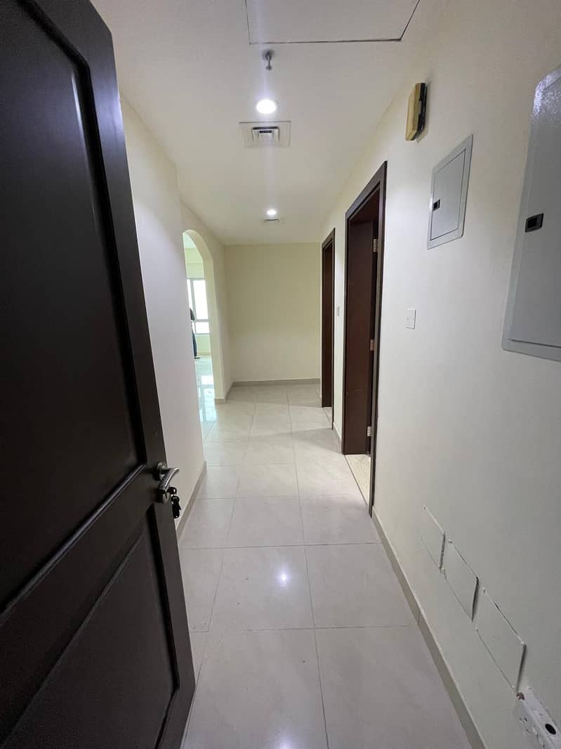 10 ef6c5fbc-4427-4e6a-9c2a-e8536d2bed94. jpg