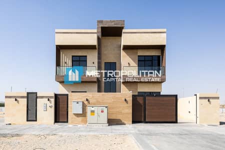 6 Bedroom Villa for Sale in Al Shamkha, Abu Dhabi - Single Row | 6BR+Maids Villa | Driver+Study Room