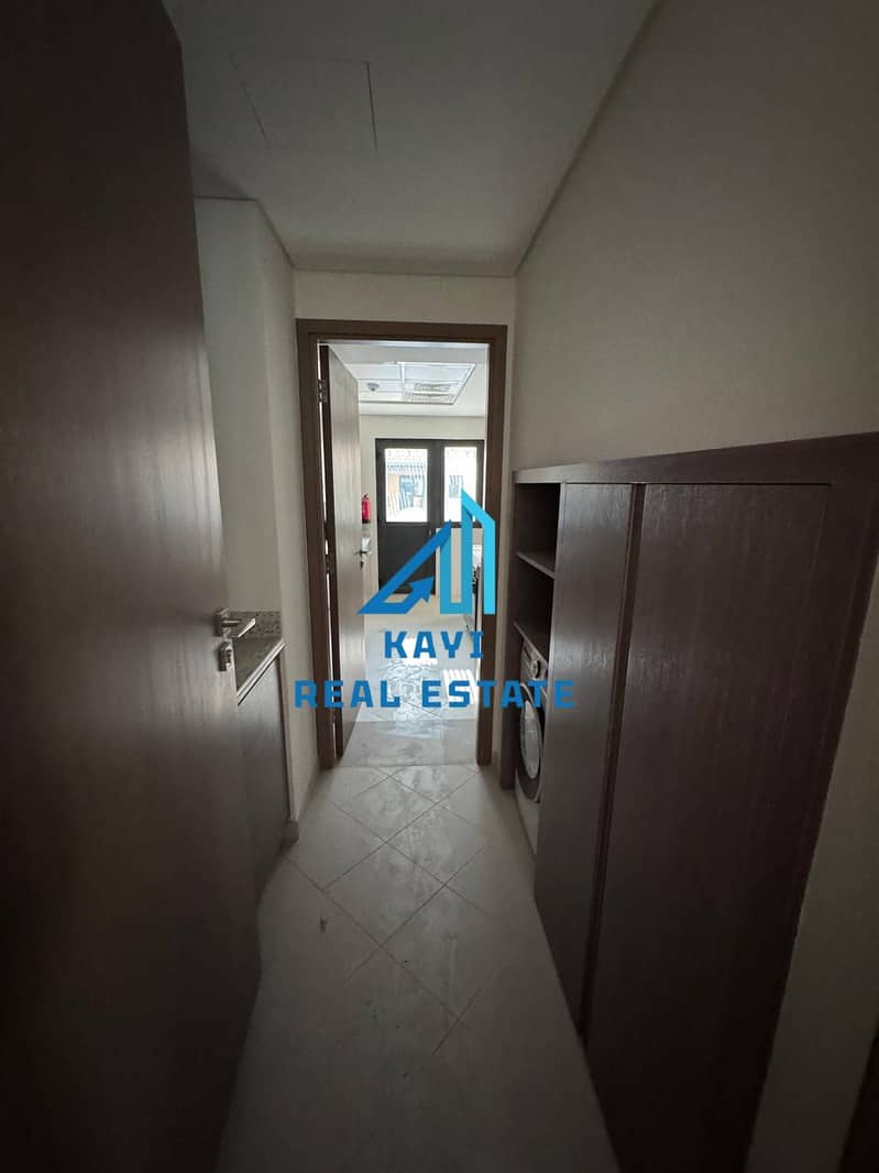 18 ssc4bhk8. jpeg