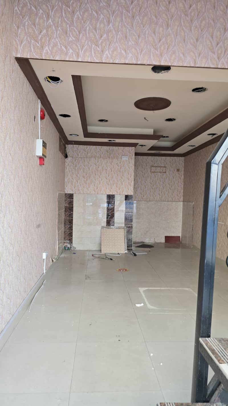 6 shop rolla al ansari building (3). jpeg