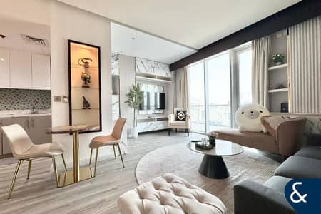 1 Bedroom Flat for Rent in Business Bay, Dubai - Top Floor | Modern Furnishing | Available