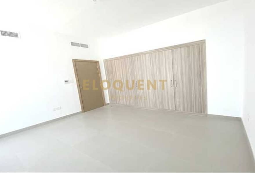 9 2acad8d6-19f4-4586-930c-6da0e4ebdfbd. jpg