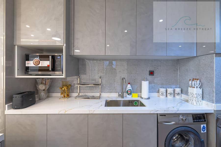 11 R6M23877-HDR. jpg
