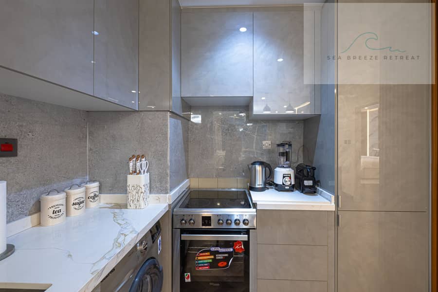 12 R6M23882-HDR. jpg