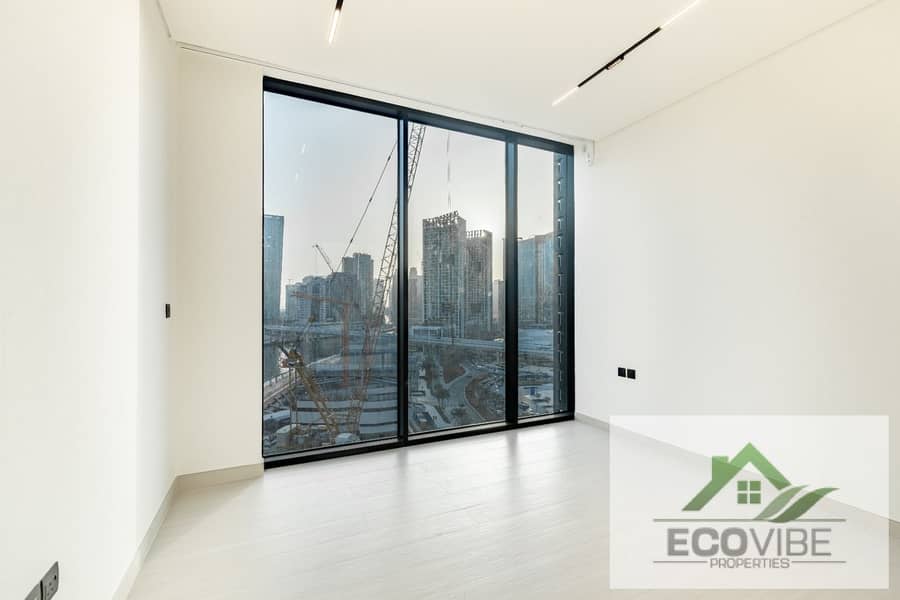 2 Bed Plus Maid, Canal view, Brand New Luxury Apartment - Image 8