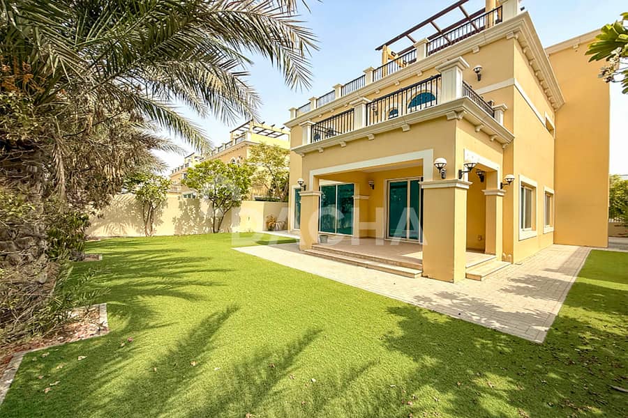 Вилла в Джумейра Парк,Дистрикт 9, 4 cпальни, 360000 AED - 12349907 Вилла в Джумейра Парк,Дистрикт 9, 4 cпальни, 360000 AED - 12349907