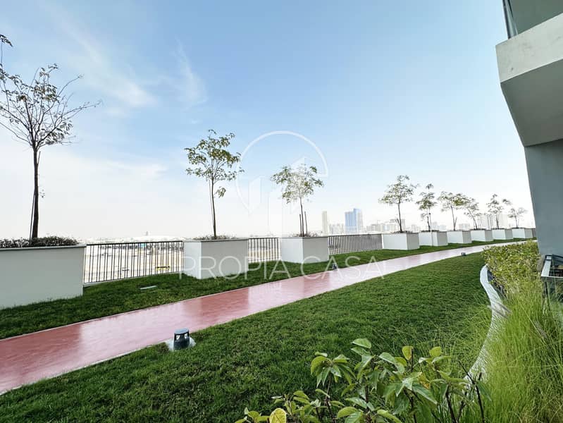 13 Outdoor Area. jpeg
