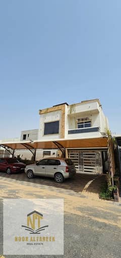 فيلا بعجمان طابقين الطابق الاول صالة مع مجلس بحمام خاص و غرفه خادمه ماستر و غرفه غسيل و مطبخ و الطابق الثاني 4غرف ماستر و مطبخ
