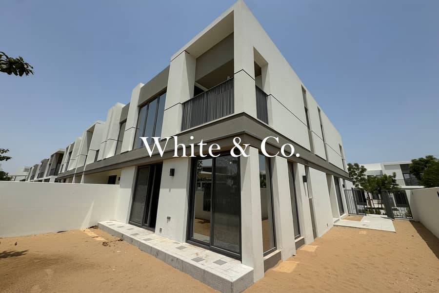 位于蒂拉尔阿尔加夫综合社区，奥拉别墅区 4 卧室的联排别墅 290000 AED - 12351561