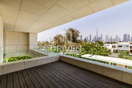 5 Bedroom Villa for Rent in Jumeirah, Dubai - Salt Water pool | 5 Staff rooms | Private Lift