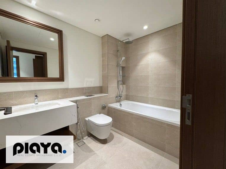 16 bathroom. jpg
