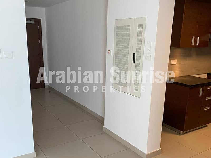 3 Gate tower 3- 1607-2br-Foyer 1. jpg