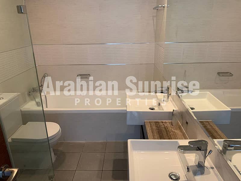 6 Gate tower 3- 1607-2br-Bathroom. jpg