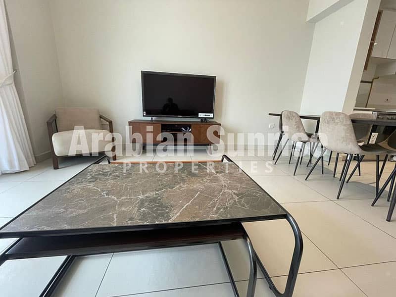 4 Reflection-B1505-1BR-Living. jpg