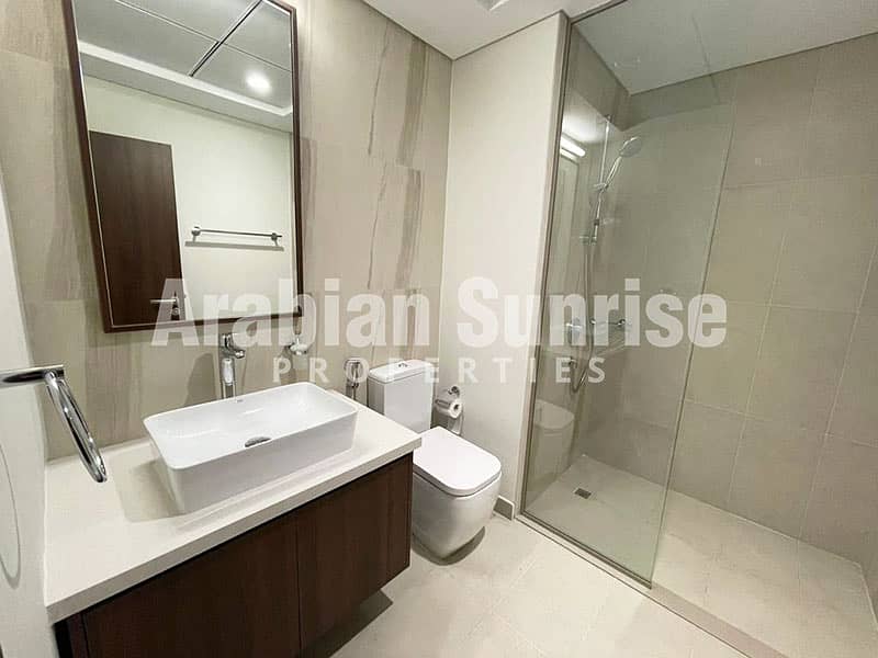 6 Reflection-B1505-1BR-Bathroom. jpg