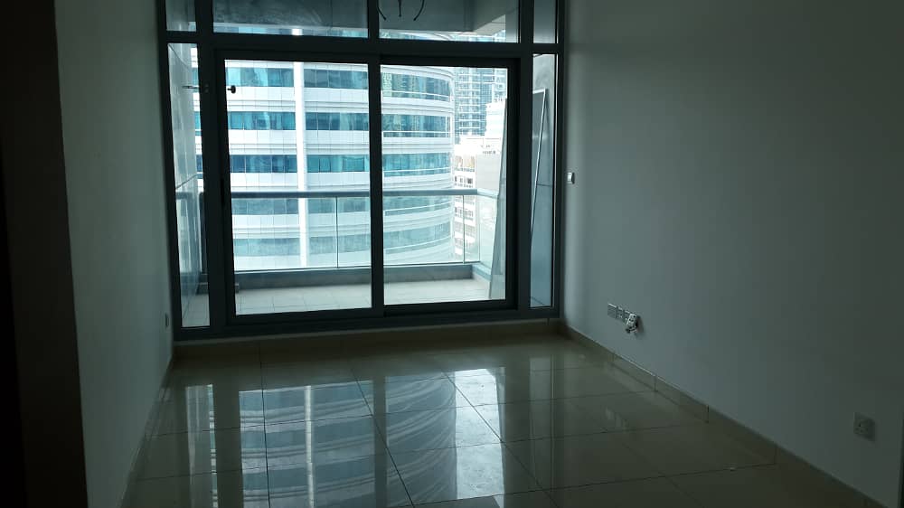 chiller free/1 Bedroom Apartment in Marina Residences Tower B