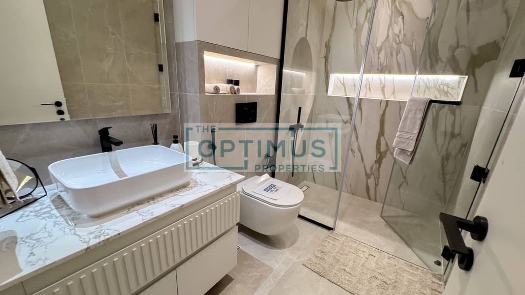 15 Copy of bathroom . jpg