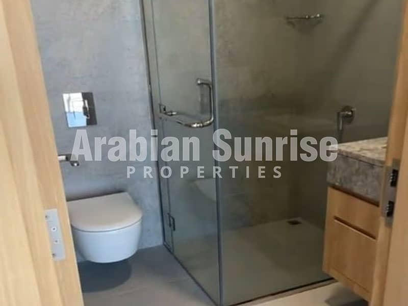7 Radiant-Boulevard-2BR-702-Bathroom-1. jpg