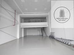 متاح شوروم على شارع رئيسى مساحه 2400 قدم مكيفات مركزية مكاتب مطبخ حمام