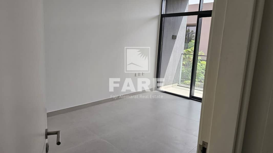 4 4a7adea6-fbf5-4a4d-86c4-aaf39071be79. jpg