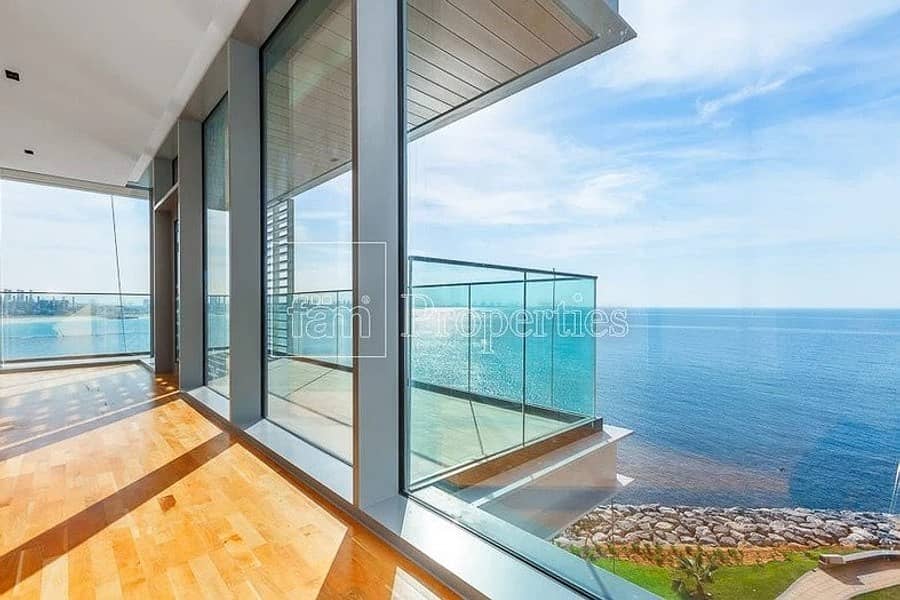 The one and only 4bed+M with unobstructed sea view