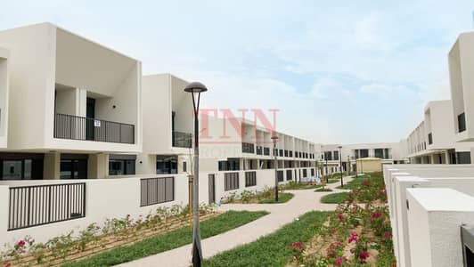 تاون هاوس 3 غرف نوم للبيع في تاون سكوير، دبي - Maha-1. jpg