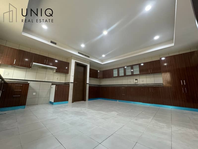 9 Kitchen 1. jpg