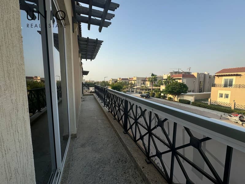 22 Balcony 3. jpg