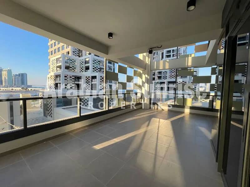 5 Pixel-T3-201-3BR-pics-balcony. JPG