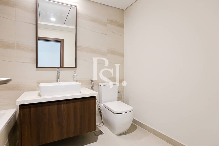 12 reflection-al-reem-island-shams-abu-dhabi-master-bathroom (3). JPG