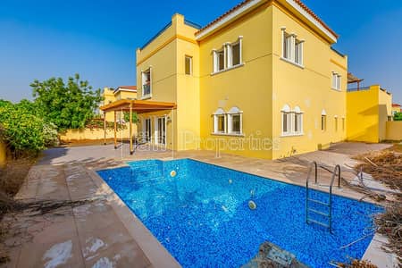 Spacious 5 BR Next to Park and Amenities Spacious 5 BR Next to Park and Amenities