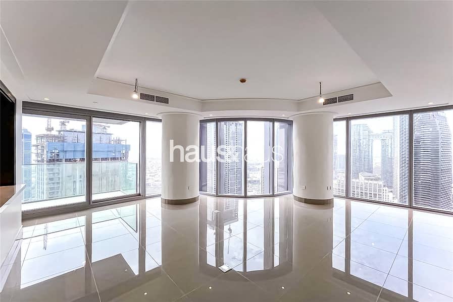 Partial Fountain | Corner Unit | Walk In Closet