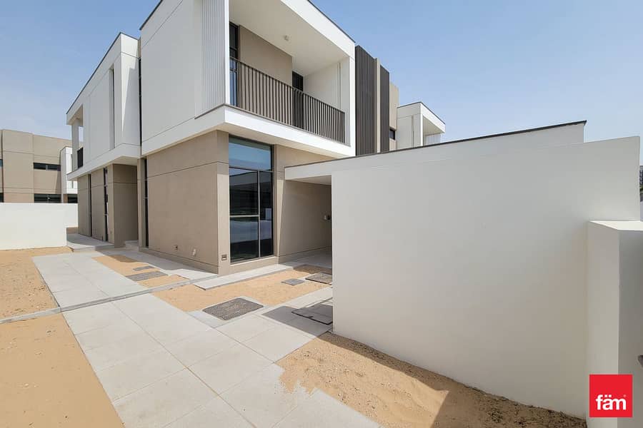 BRAND NEW-ALL ENSUITE VILLA-EV CHARGE-AUTOMATED GA BRAND NEW-ALL ENSUITE VILLA-EV CHARGE-AUTOMATED GA