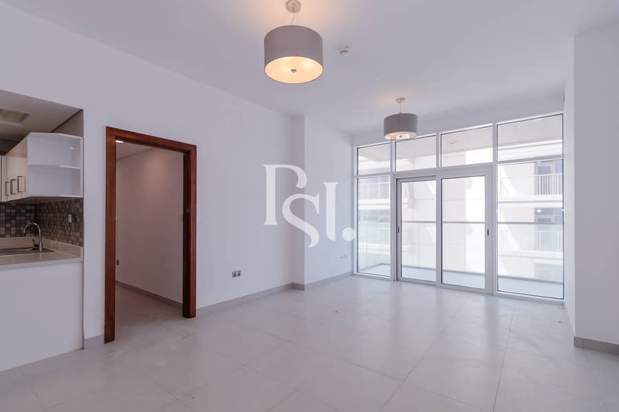 2 parkside-residence-shams-abu-dhabi-al-reem-island-living-area (3). JPG