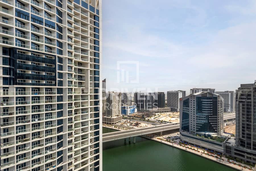 Large | Canal View | Ready to Move In | Well Kept Large | Canal View | Ready to Move In | Well Kept