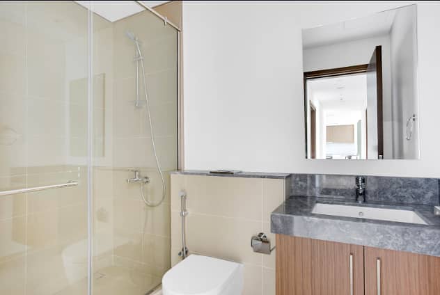10 2nd Bathroom_52.42 Tower 2. png