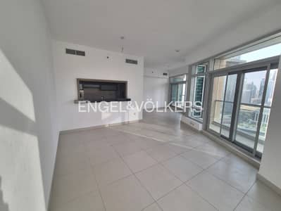 2 Bedroom Flat for Rent in Downtown Dubai, Dubai - Prime Location | Mid-Floor | Vacant now | Spacious