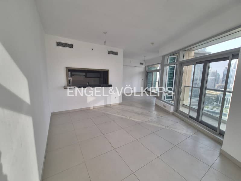 Квартира в Дубай Даунтаун,Лофтс,Лофты Восток, 2 cпальни, 165000 AED - 11872953 Квартира в Дубай Даунтаун,Лофтс,Лофты Восток, 2 cпальни, 165000 AED - 11872953