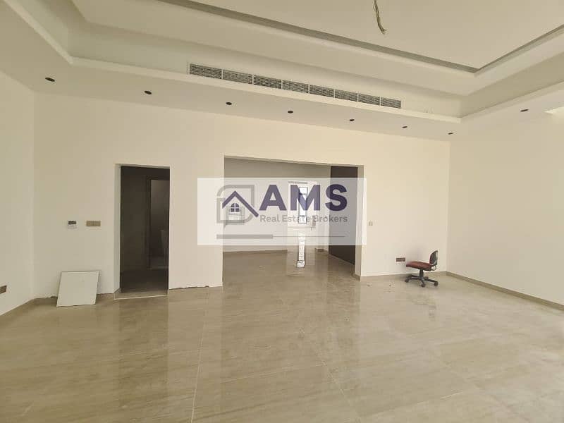 7 WhatsApp Image 2025-07-29 at 12.53. 44 (1). jpg