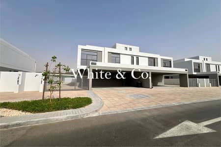 5 Bedroom Villa for Sale in Dubai South, Dubai - Corner |Backing Park Single Row | Premium