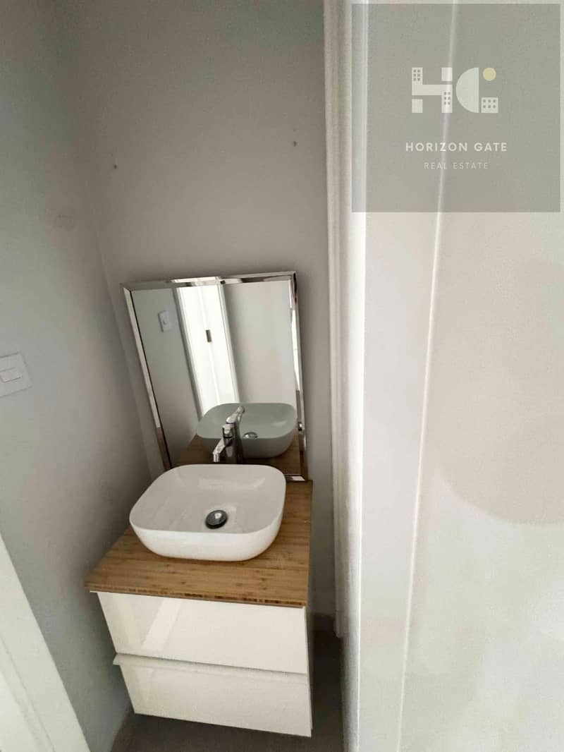26 a405be29-725c-4087-be60-5b8793acea4a. jpg
