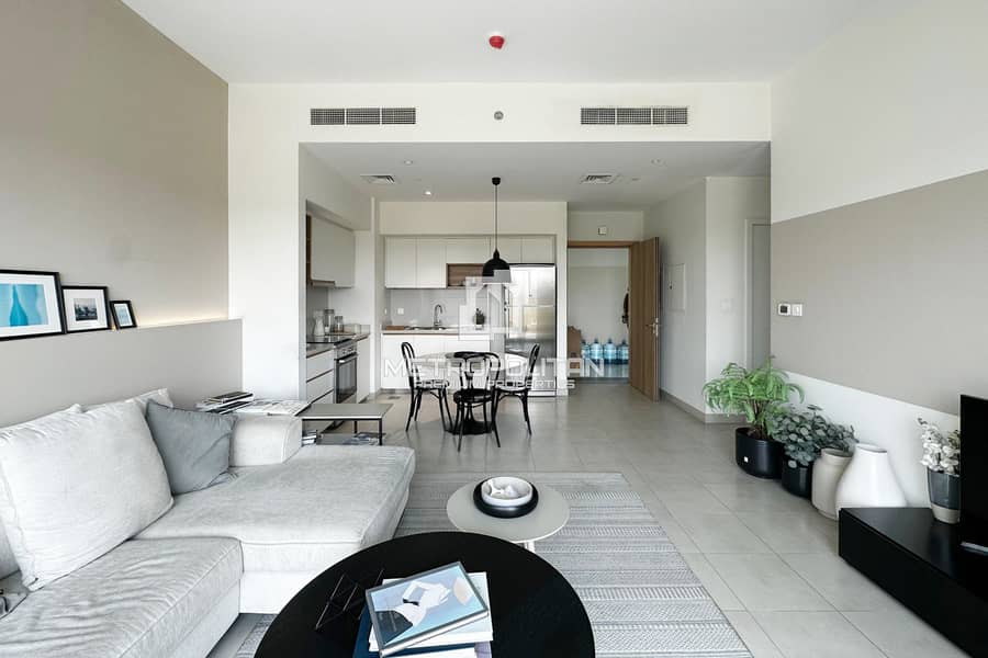 Golf Course View | Spacious Layout | Modern Golf Course View | Spacious Layout | Modern