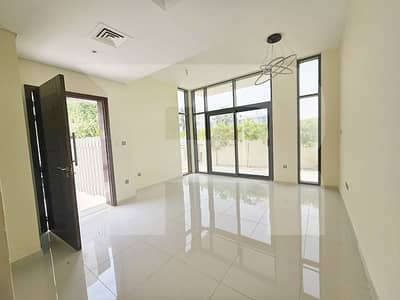 3 Bedroom Villa for Sale in DAMAC Hills 2 (Akoya by DAMAC), Dubai - Single Rowl Closed Kitchen l Vacant |Spacious
