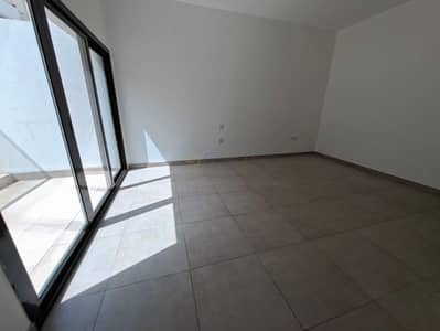 4 Bedroom Townhouse for Rent in Jumeirah Village Circle (JVC), Dubai - Modern Design | Sunny and Bright | Close to the Circle Mall |