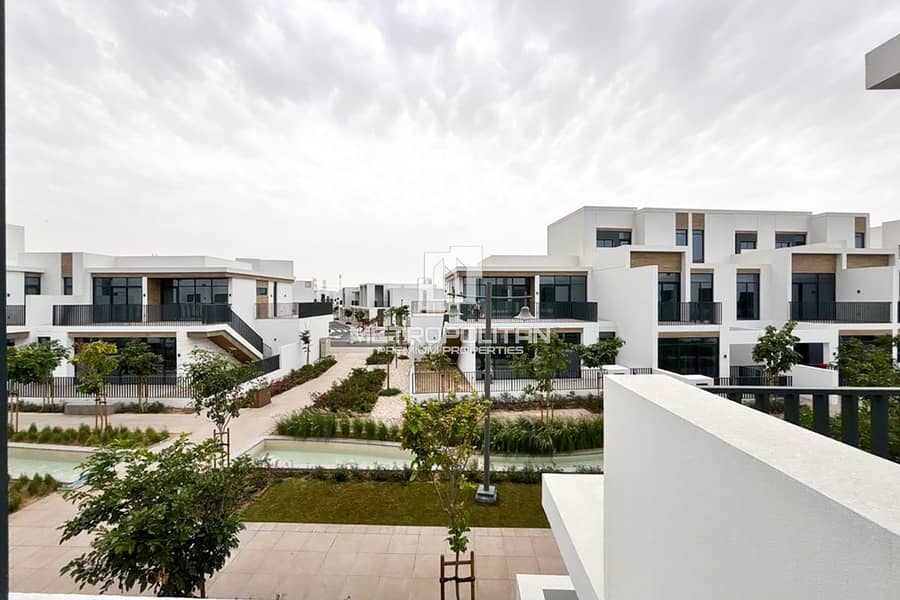 Brand New | Single Row | Spacious Layout Brand New | Single Row | Spacious Layout