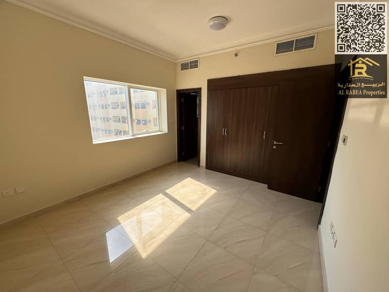 10 6811787c-3ec6-44b7-a2bd-9624e4fbd489. jpg