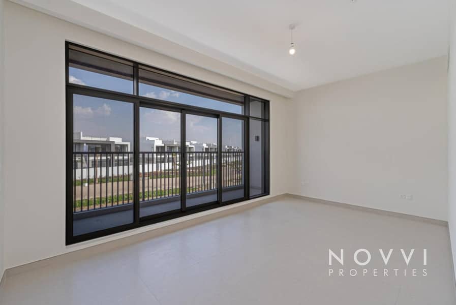 Single Row | Directly on Lagoon | Open Layout